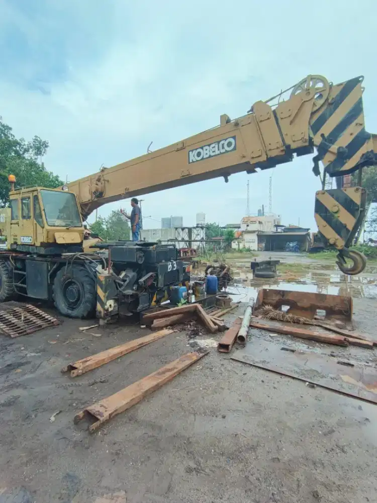 Raughterain crane Kobelco 20 ton