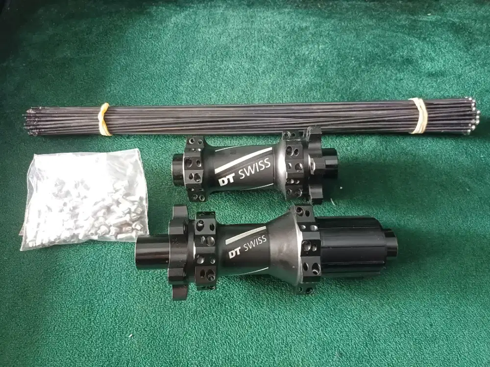 Hub Freehub DT Swiss 370 28 Hole Straight Pull spokes