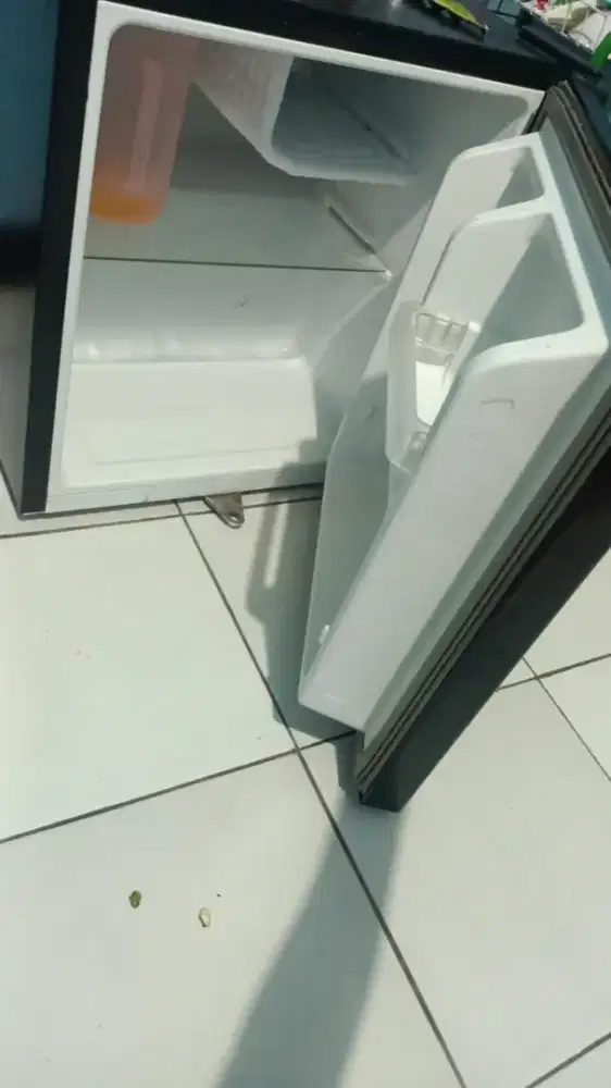 KULKAS MINI MEREK GEA