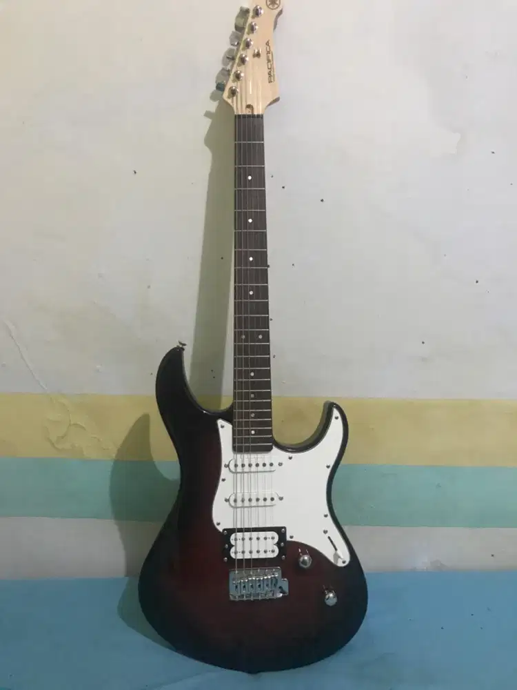 YAMAHA PACIFICA 112 V OVS