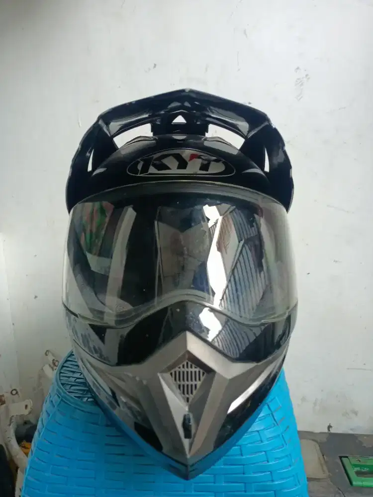 Helm KYT Supermoto bisa jadi fullface