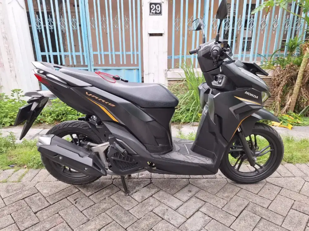 BU vario 125 2023 km 26 rb istimewa ful ori samsat manyar