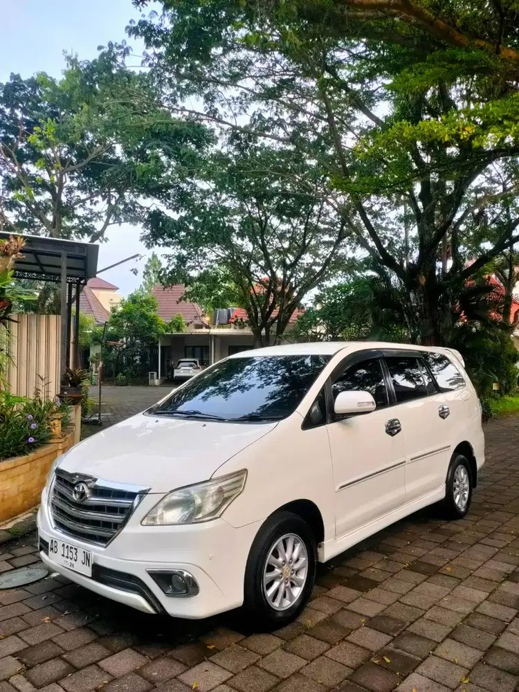 Innova Barong Tipe V Bensin A/T Original Terawat Istimewa
