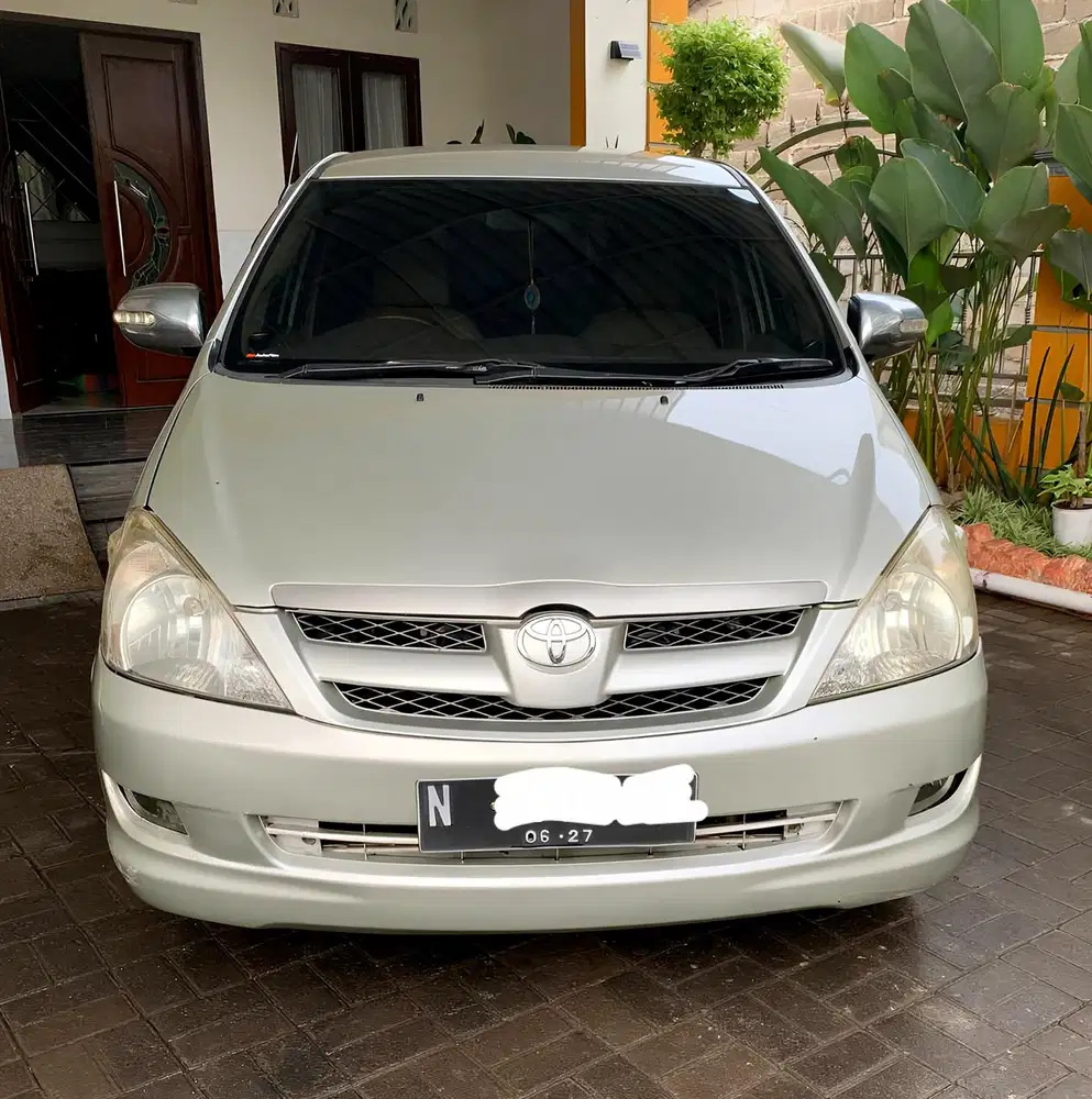 Toyota Kijang Innova 2005 Bensin