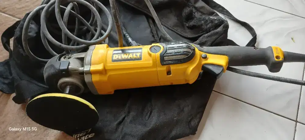 Mesin poles DEWALT tipe DWPB49X