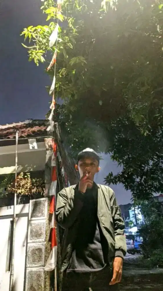 Mencari pekerjaan ijasah SD.