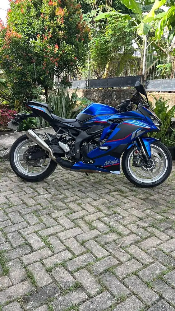 ZX25R ZX25 R TIPE ABS QS BLUE PLASMA 2023 kondisi ISTIMEWA LIKE NEW!