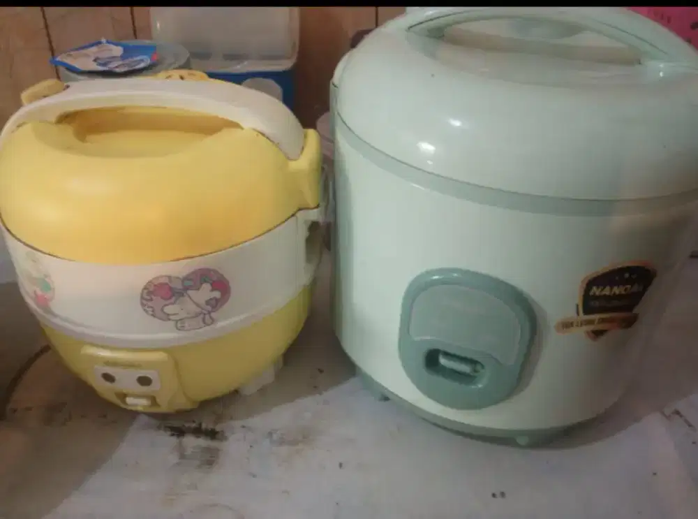 Magicom yongma ukuran 2,5 ltr dan yg kecil.
