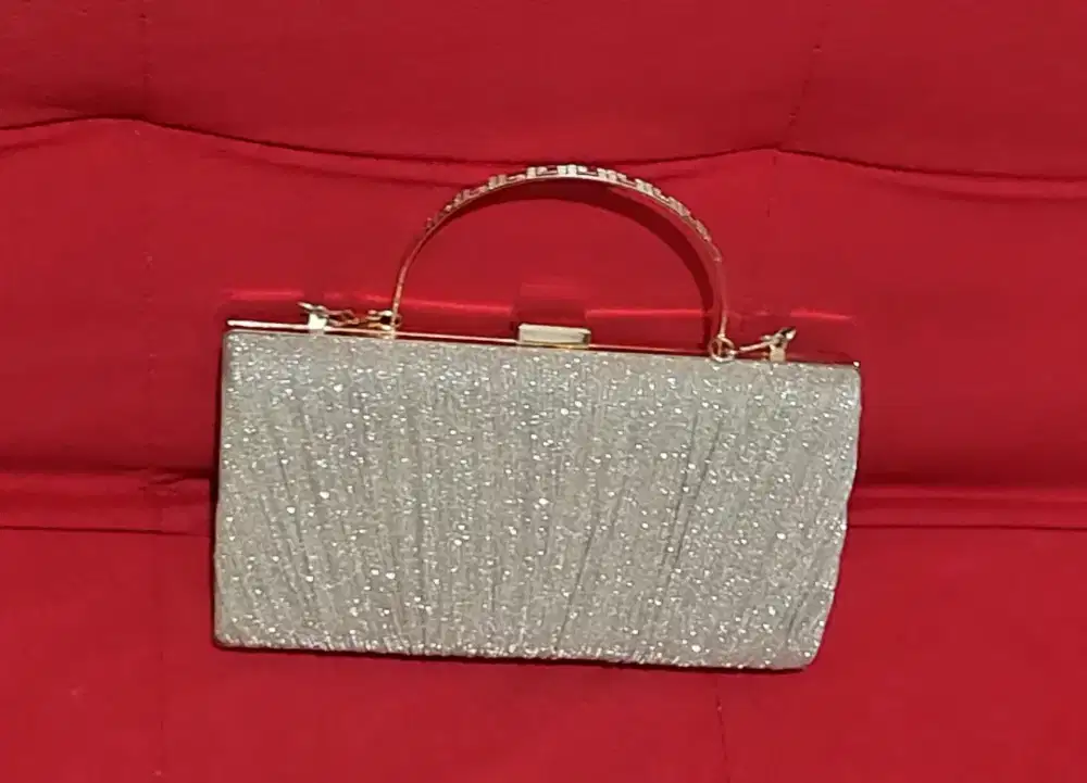 Tas mungil untuk wanita