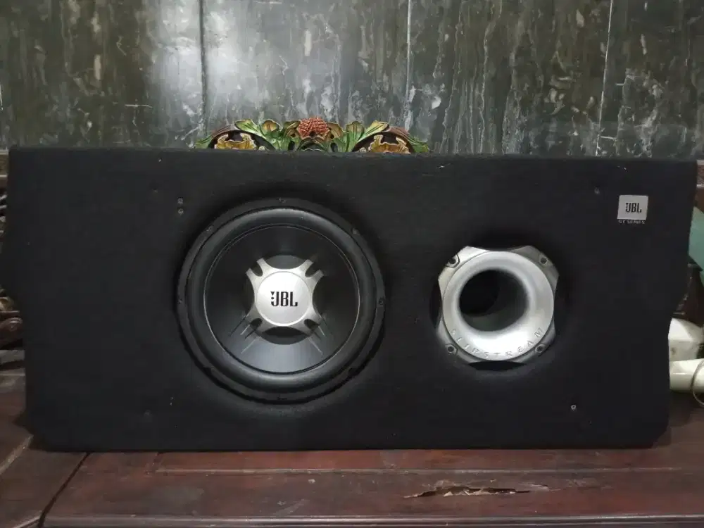 subwoofer aktif JBL  GT basspro 12 series
