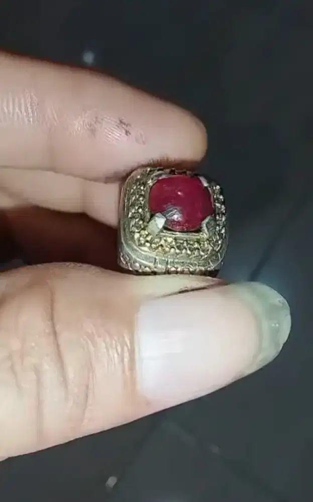 Batu Ruby pingeon blood