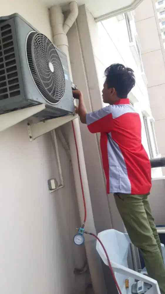 PEMBERSIHAN AC RUTIN, CUCI AC, BONGKAR PASANG AC BERGARANSI