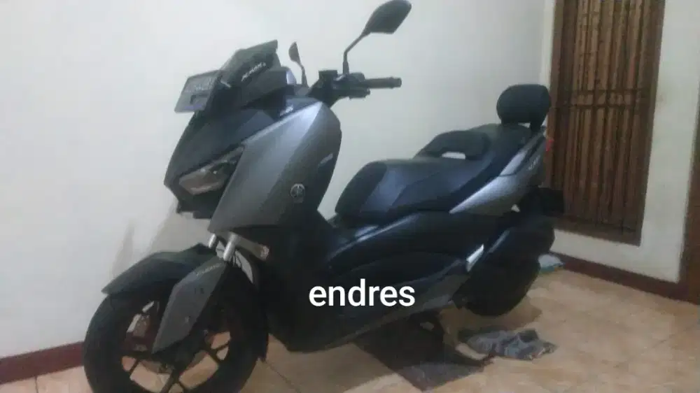 Yamaha X-Max 250