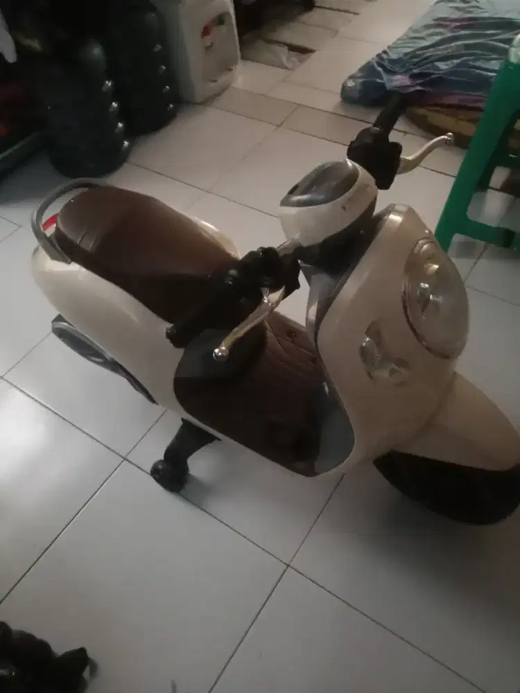 Motor mainan anak scoopy aki