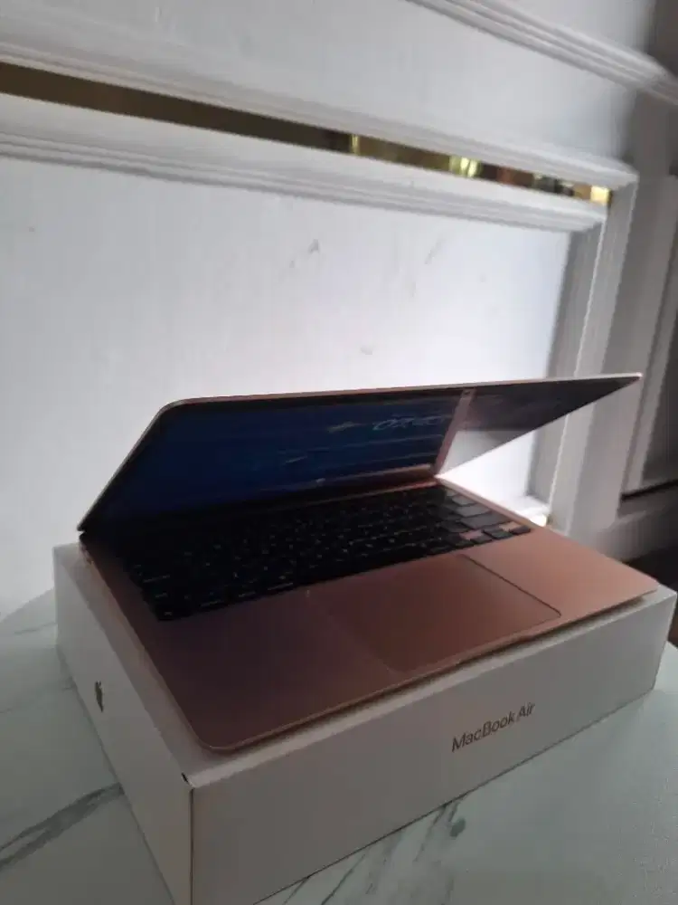 MACBOOK AIR 2020 8/256 GB FULL SET
