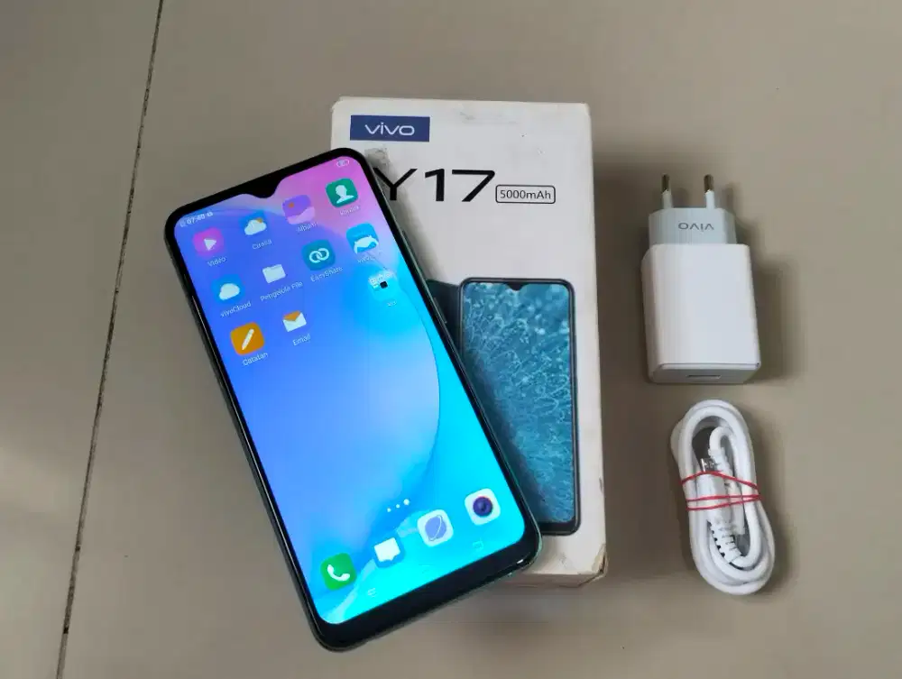 BUTUH UANG VIVO Y17 RAM 8GB / 256GB 4G LTE Duos 6.35in Finger 5000Mah