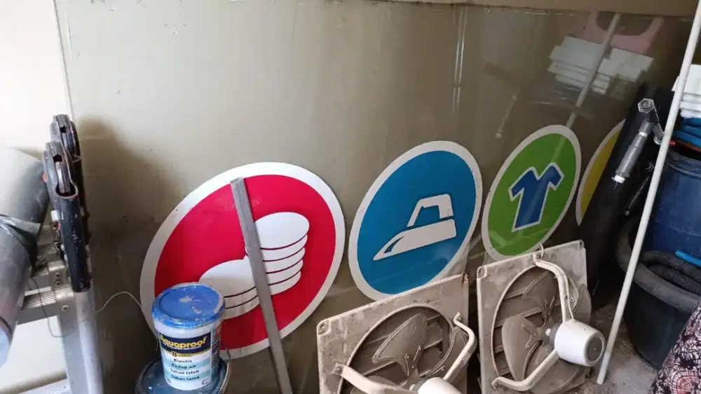 Dijual kaca bekas 3 lbr. Harga borong