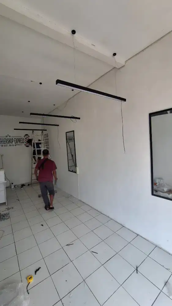 Dicari tukang potong rambut semi barbershop