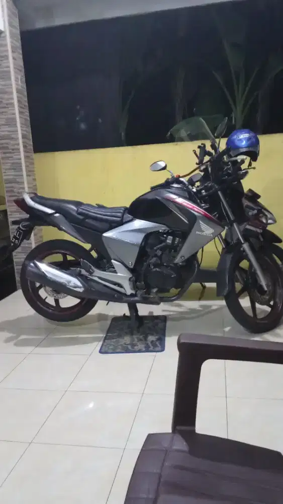 Megapro mono 2010 double cakram velg racing tubles