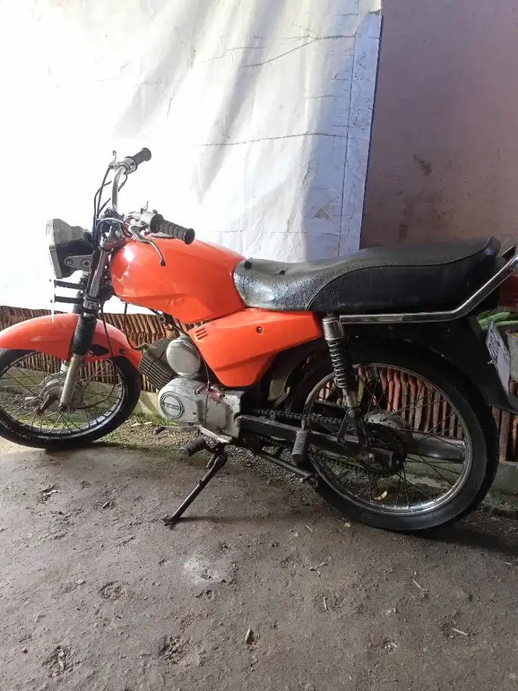 Suzuki A100 tahun 1993 (D)