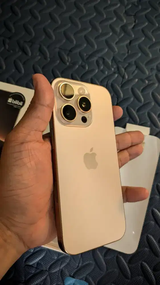 iPhone 16 Pro Dessert Titanium 256 GB