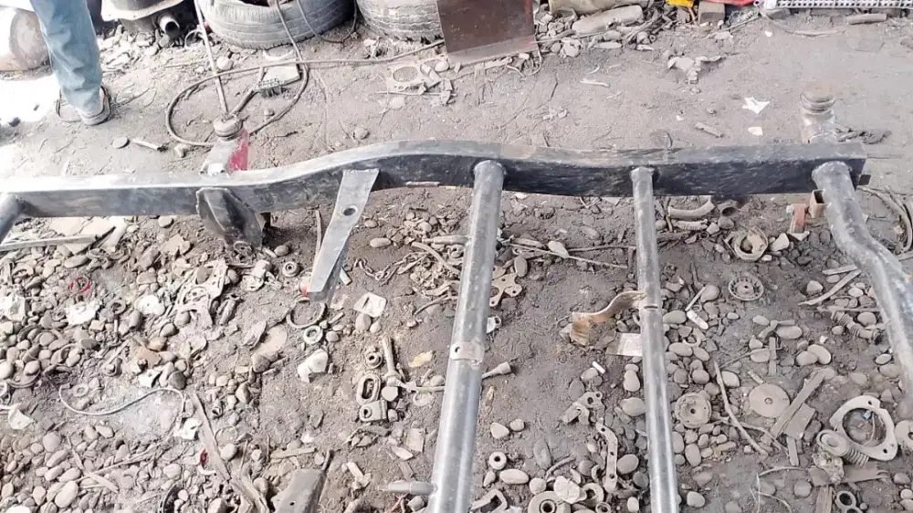 Sasis/ seksi L 300 kondisi bagus