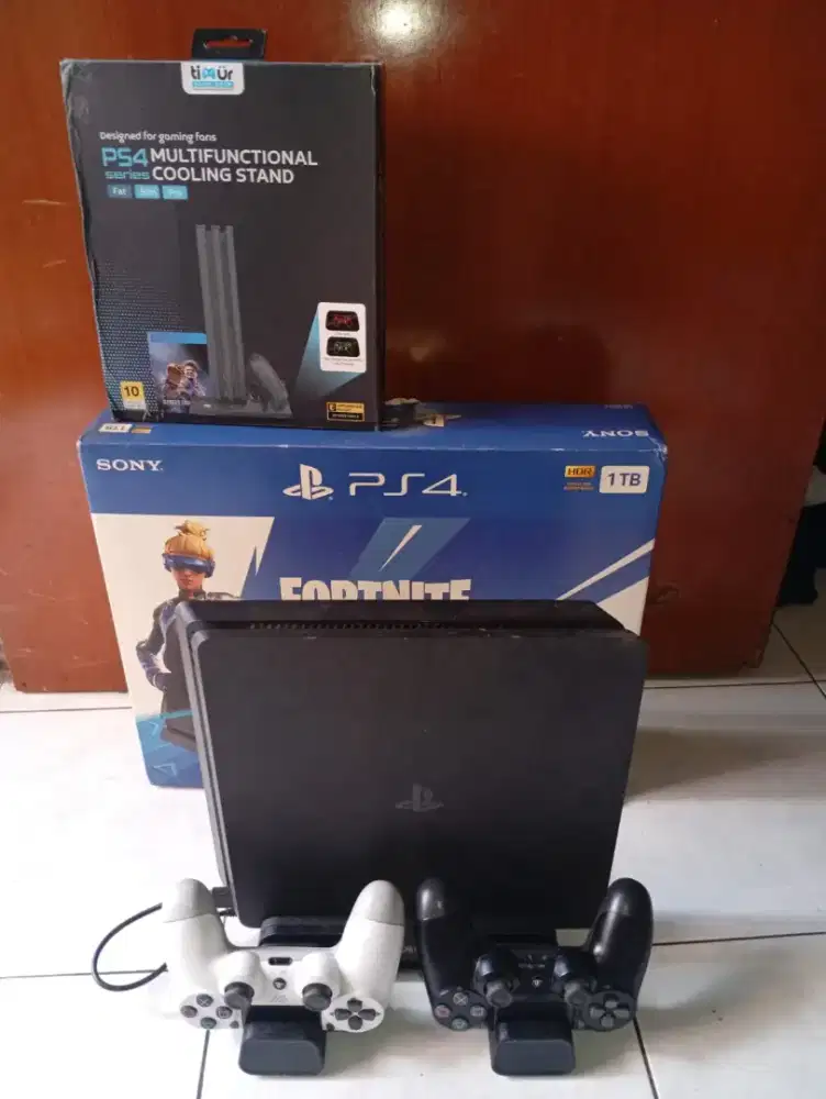 PS 4 slim 1 Tb Seri 22
