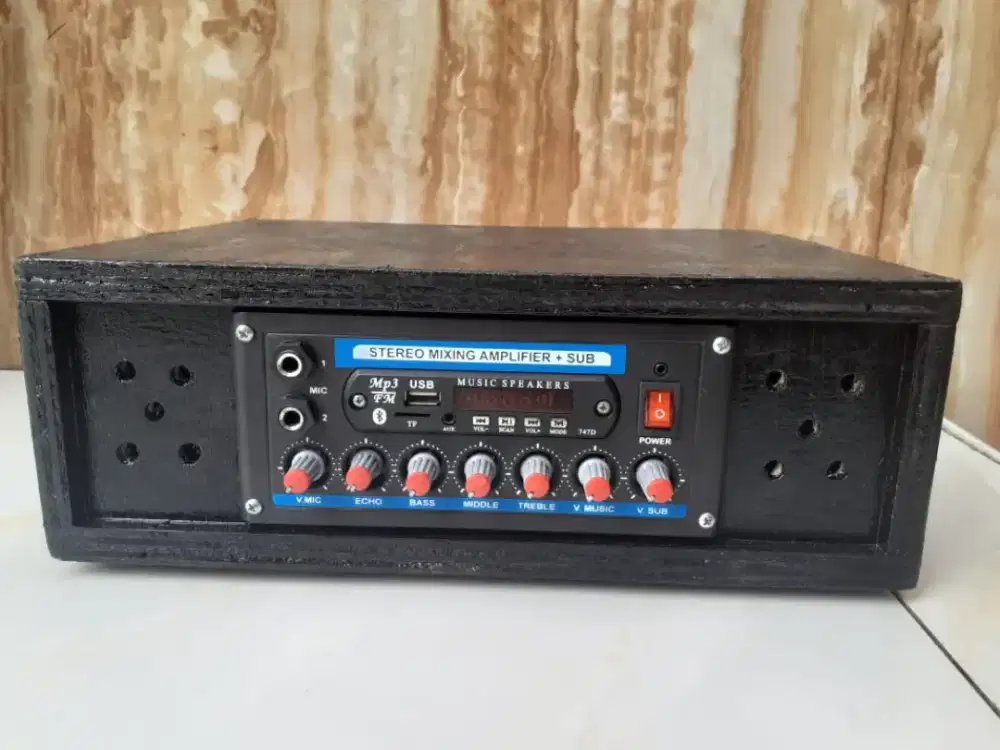 Amplifier stereo 300 watt,karaoke,blouthot