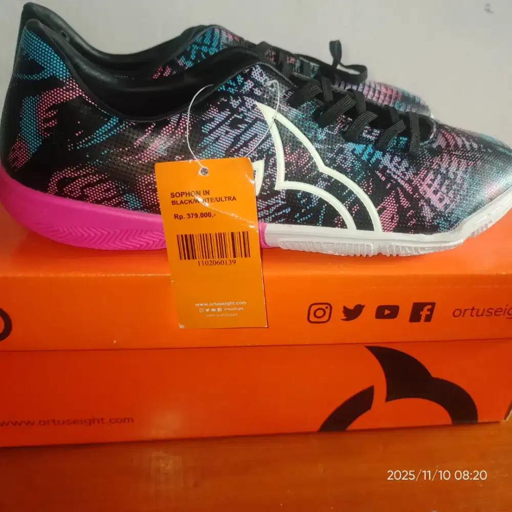 SEPATU FUTSAL ORTUSEIGHT (MURAH)