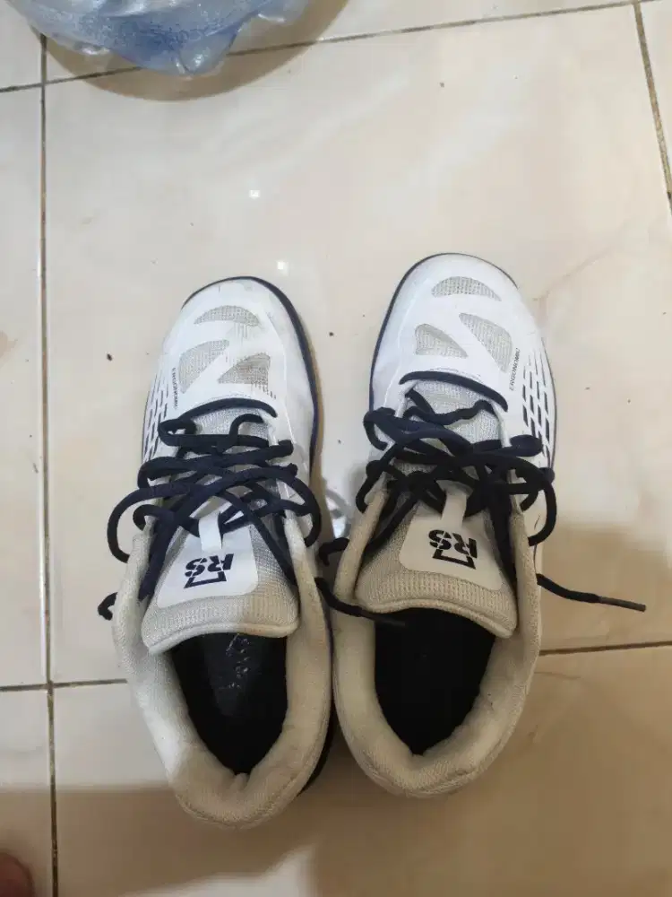 Sepatu Badminton RS 5 LTD