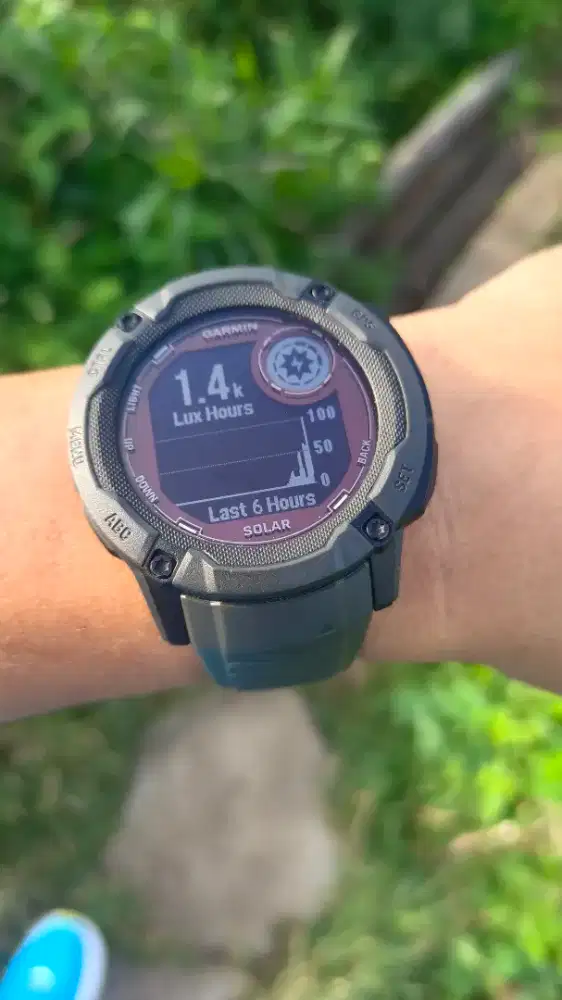 Jam smartwatch Garmin instinct 2x solar