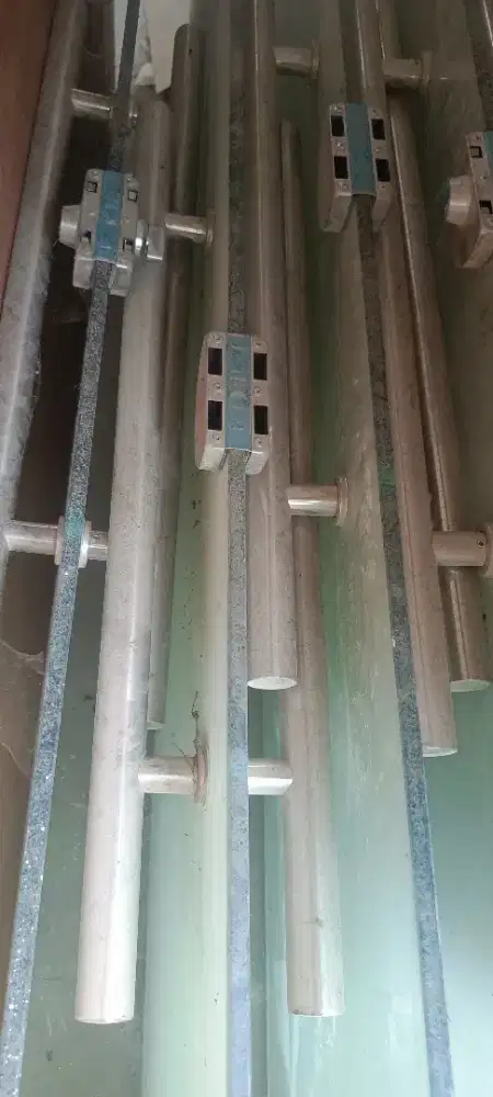 Tempered glass bekas