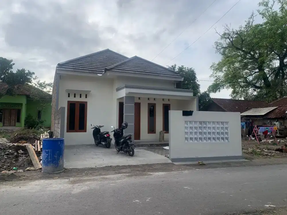 RUMAH LUAS STRATEGIS DEKAT PASAR NGIPIK BANGUNTAPAN BANTUL