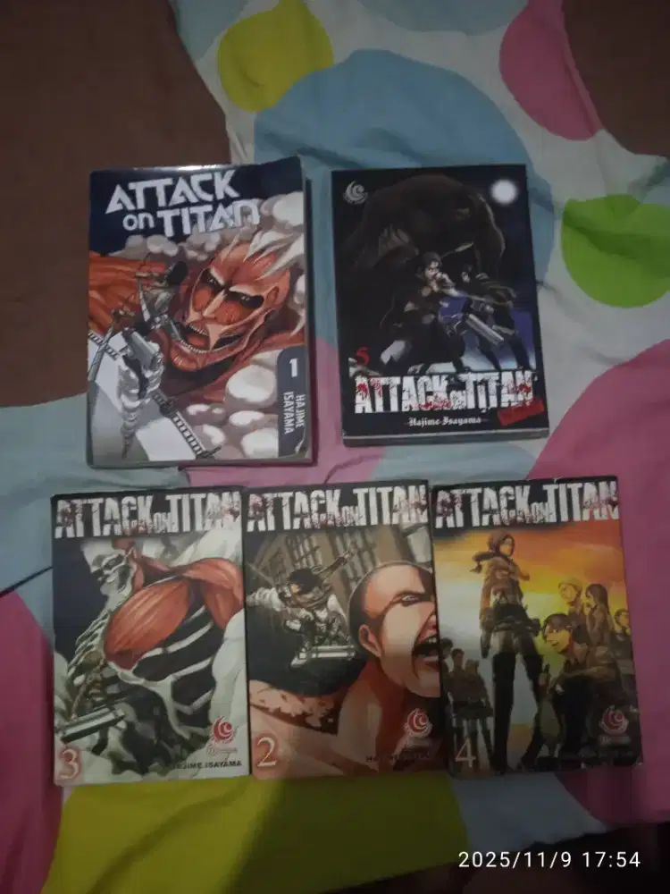 Komik attack on titan vol 1-4 dan S2