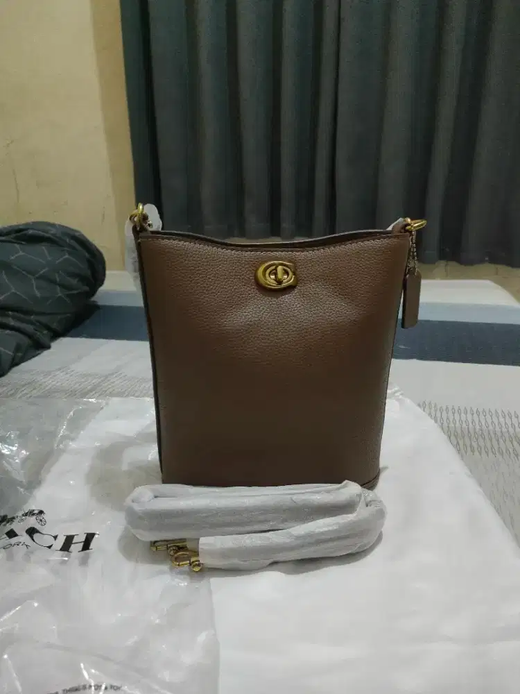 Coach soft willow bucket