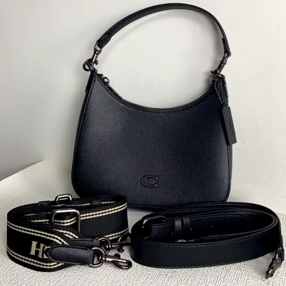 Coach Hobo crossbody signature in