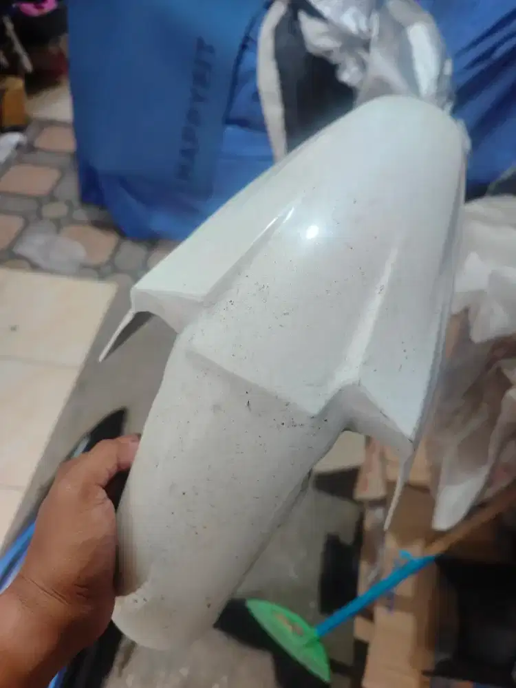 Spakbor depan Suzuki skywalk putih