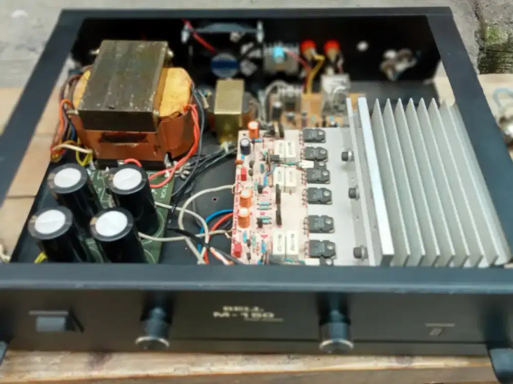 Power Stereo 700 watt 10 amper