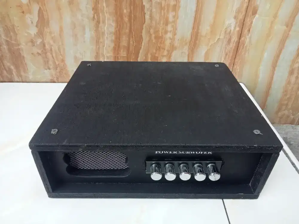 Amplifier type 2.1 with Subwofer + Midle