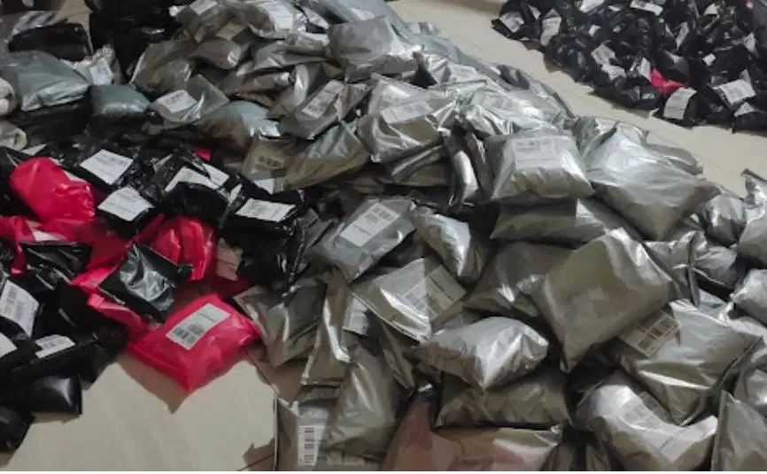 DICARI PEGAWAI OLSHOP PIKCER PACKER & HOST LIVE PERLENGKAPAN BAYI