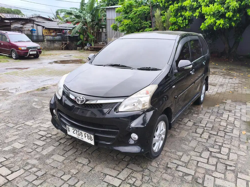Toyota Avanza Veloz 1.5 matic 2013