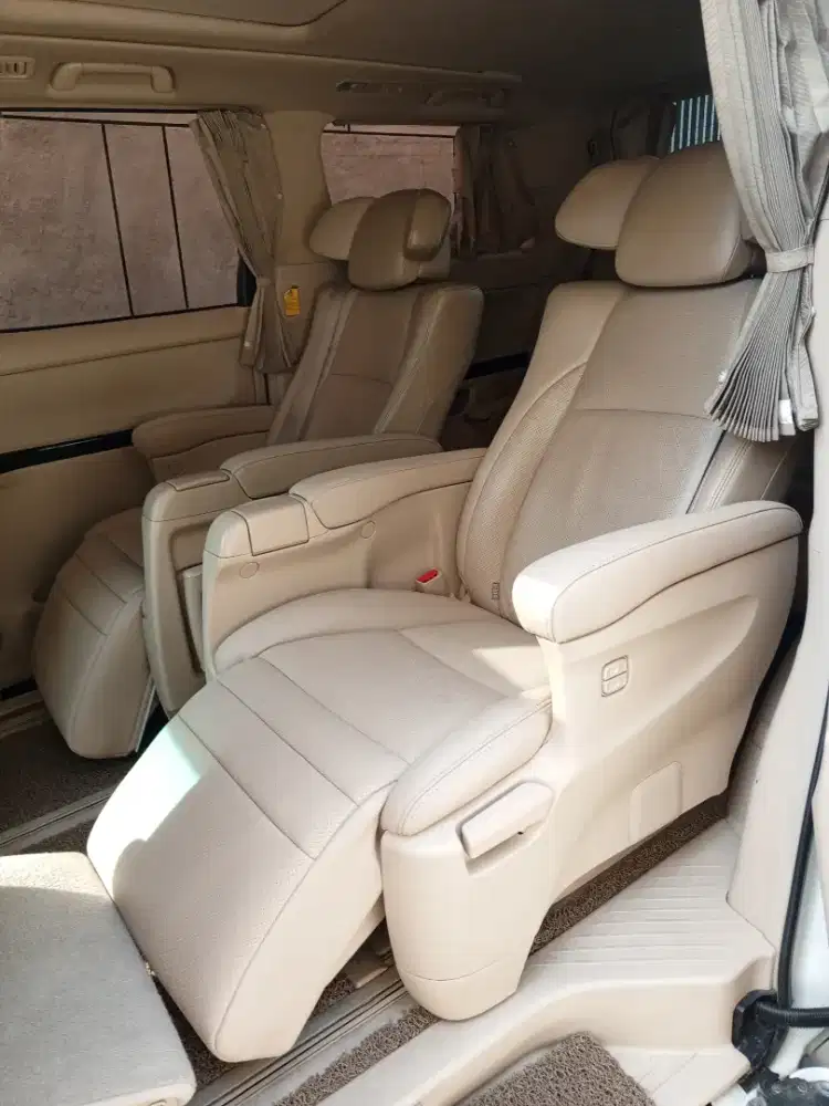 Alphard G Pilot Seat 2012
