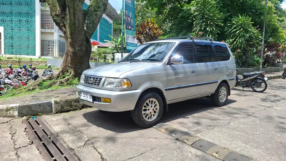 Toyota Kijang 2000 Bensin
