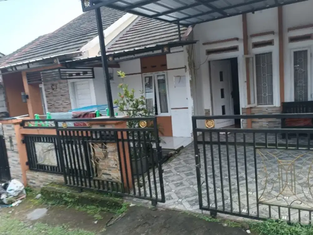 Disewakan rumah siap pakai dalam komplek at Tasikmalaya