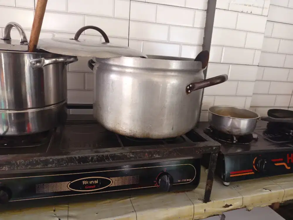 Dibutuhkan karyawan warung bakso dan mie ayam