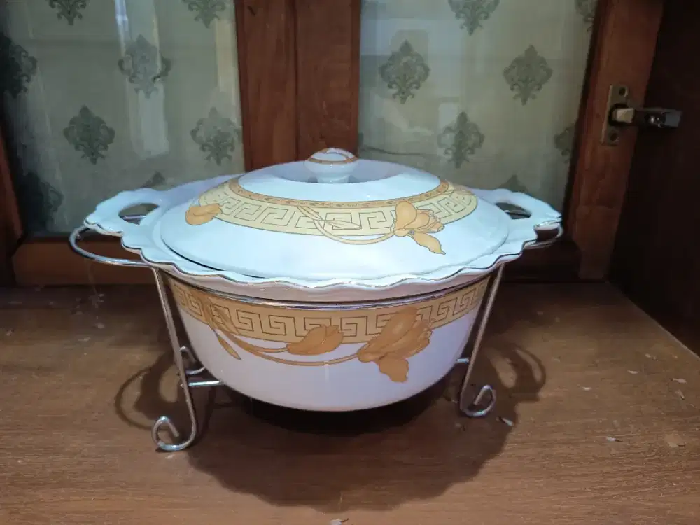 Wadah saji prasmanan keramik plus penghangat