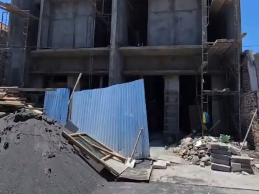 Rumah Wisma Mukti Surabaya Perumahan Elit, Strategis Row 3 Mobil