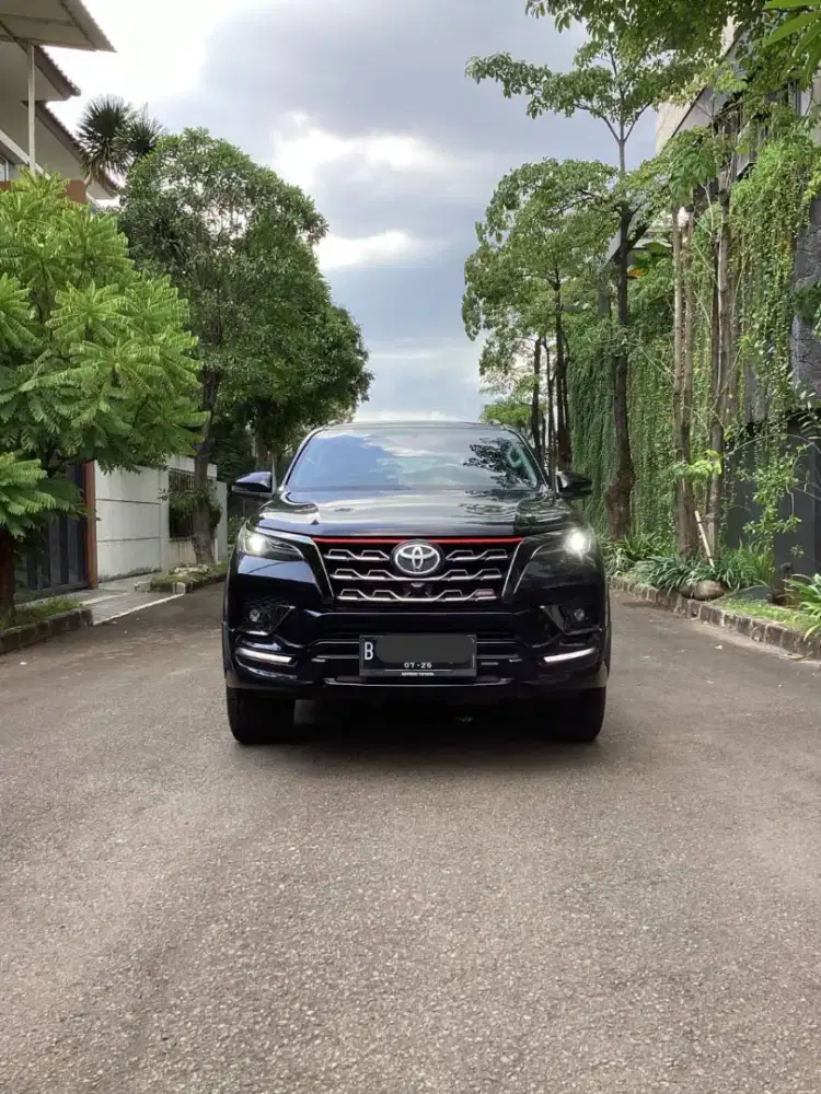 Fortuner 2021TRD Hitam