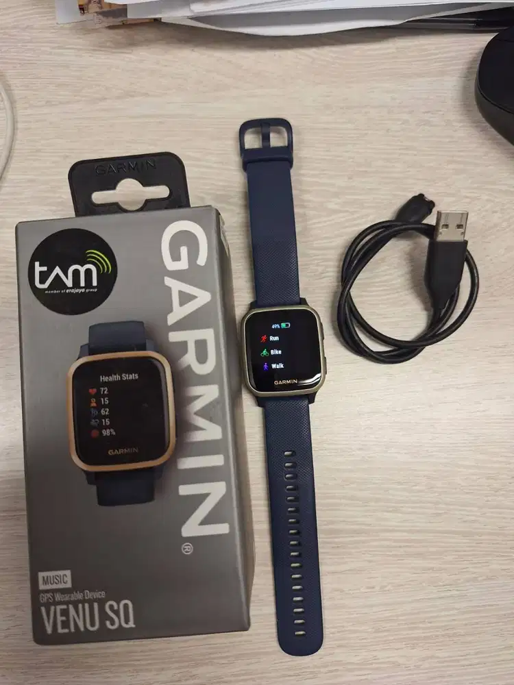 Garmin Venu SQ Music Navy Gold