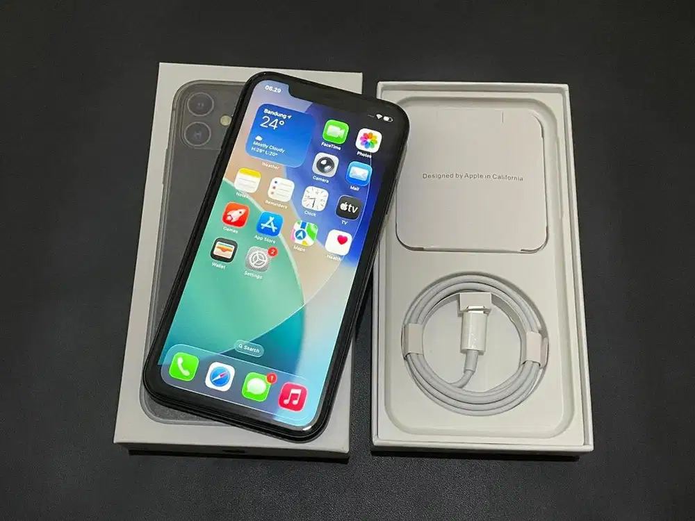 Jual iPhone 11 128GB black ex garansi beacukai